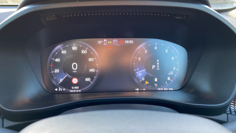 Volvo Xc40 2.0 B4P R DESIGN 5dr Auto Petrol Estate